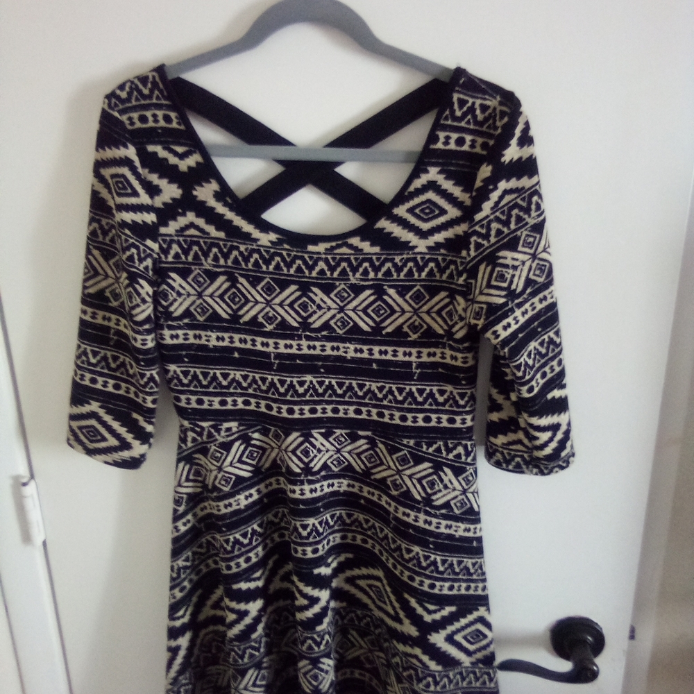 Dress - Picture 3 of 4